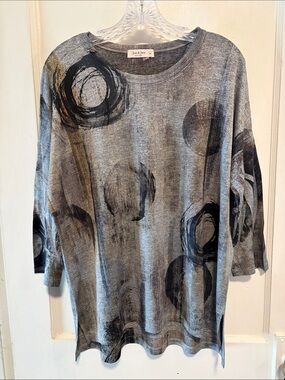 Jess & Jane Gray Abstract Circle Print Top Lagenlook Sz M